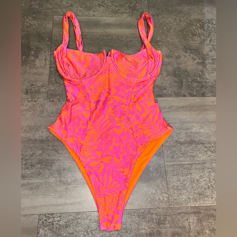 L*Space Pink and Orange Floral One Piece Swimsuit NWT - Picture 4 of 9